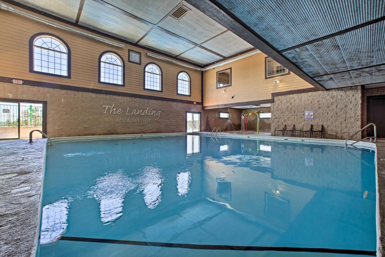 Apartament Luxe Branson Retreat With Mtn Views And Pool Access! Zewnętrze zdjęcie