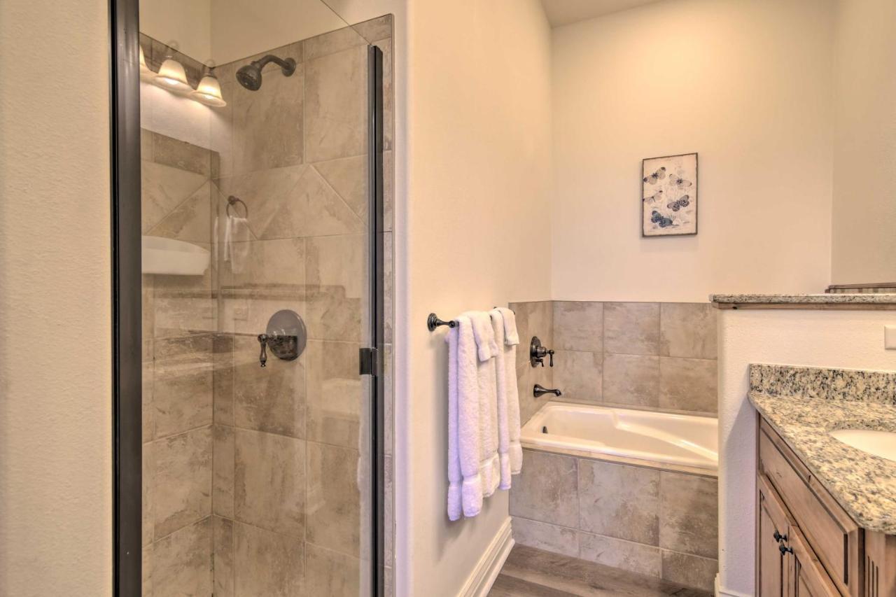 Apartament Luxe Branson Retreat With Mtn Views And Pool Access! Zewnętrze zdjęcie