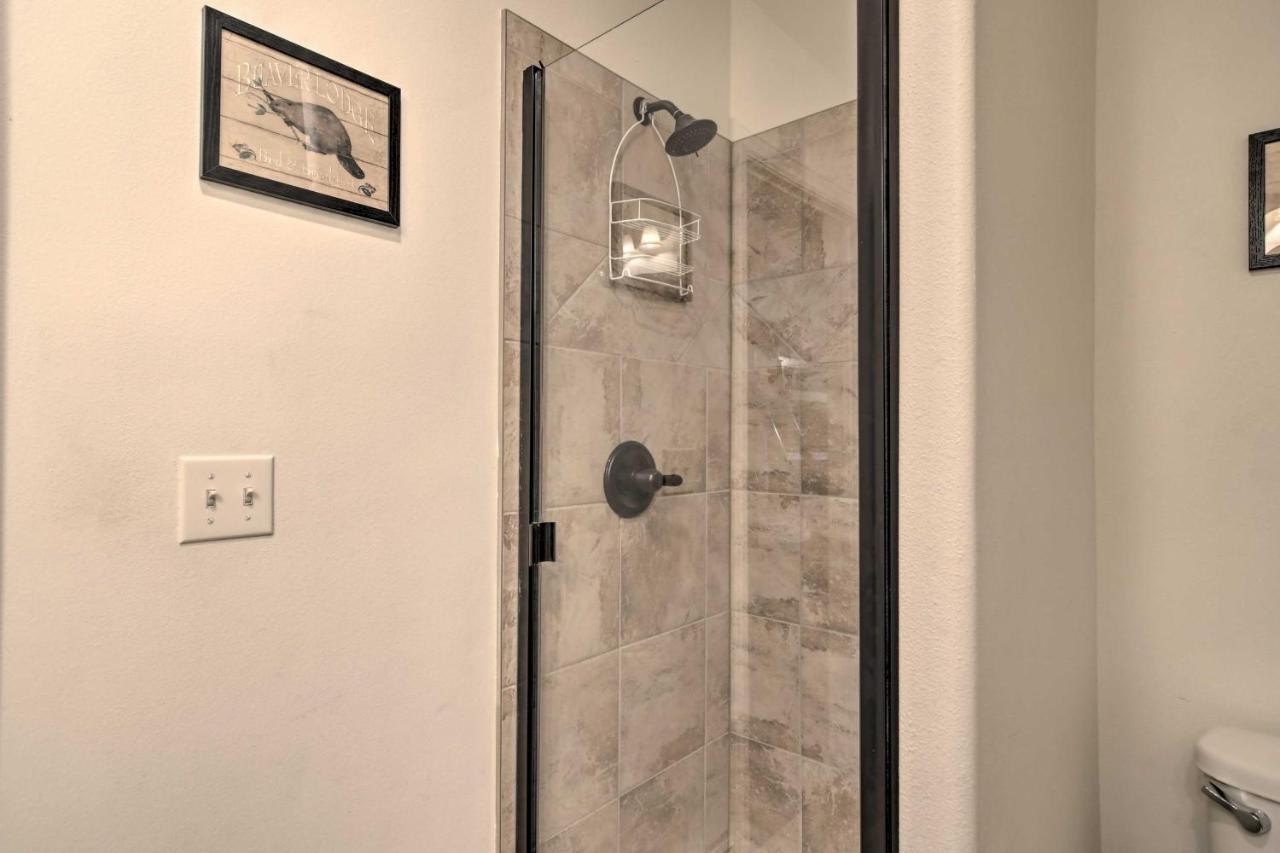 Apartament Luxe Branson Retreat With Mtn Views And Pool Access! Zewnętrze zdjęcie